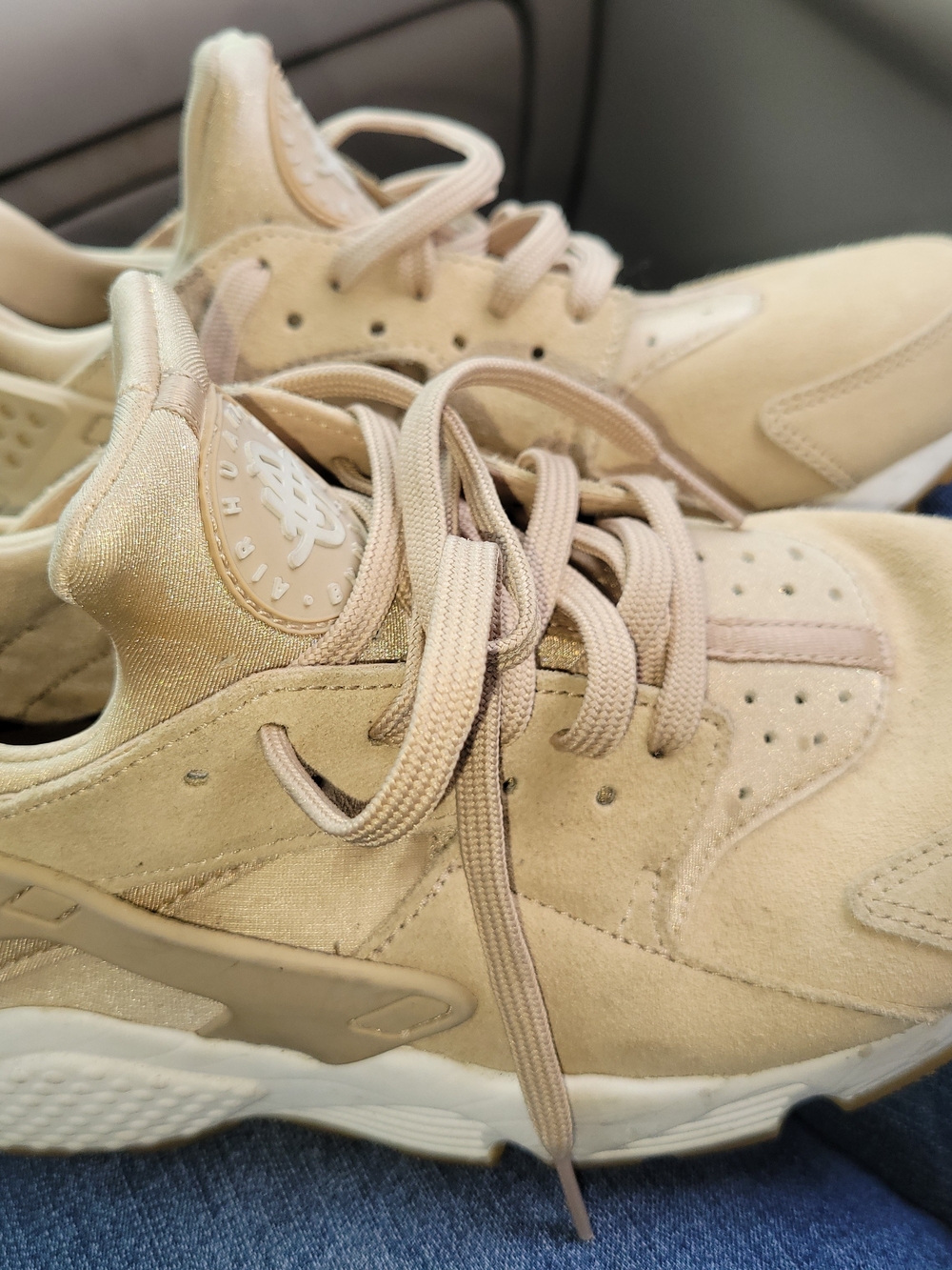 Nike Air Huarache Run size 9.5